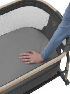 Maxi-Cosi Maxi-Cosi Iora Air Co-Sleeper Crib - Beyond Graphite -Push Chair Expert Sales 2121043110U2Y2022 2022 maxicosi homeequipment bed beyondgraphite zoom comfortablemattress