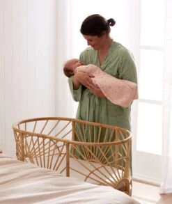 ErgoPouch ErgoPouch Organic All Year Swaddle Sleeping Bag | 1.0 Tog | 3-6 Months - Daisies 6 ErgoPouch ErgoPouch Organic All Year Swaddle Sleeping Bag | 1.0 Tog | 3-6 Months - Daisies -Push Chair Expert Sales Cocoon Daisies Robe Willow Bassinet Family 1 1688x2000 4e404779 7415 4012 a812 c8578270173d 1