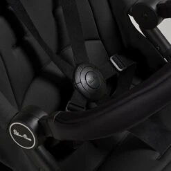 Silver Cross Silver Cross Pop Stroller - Space -Push Chair Expert Sales Pop 2024 Space Buckel Detail