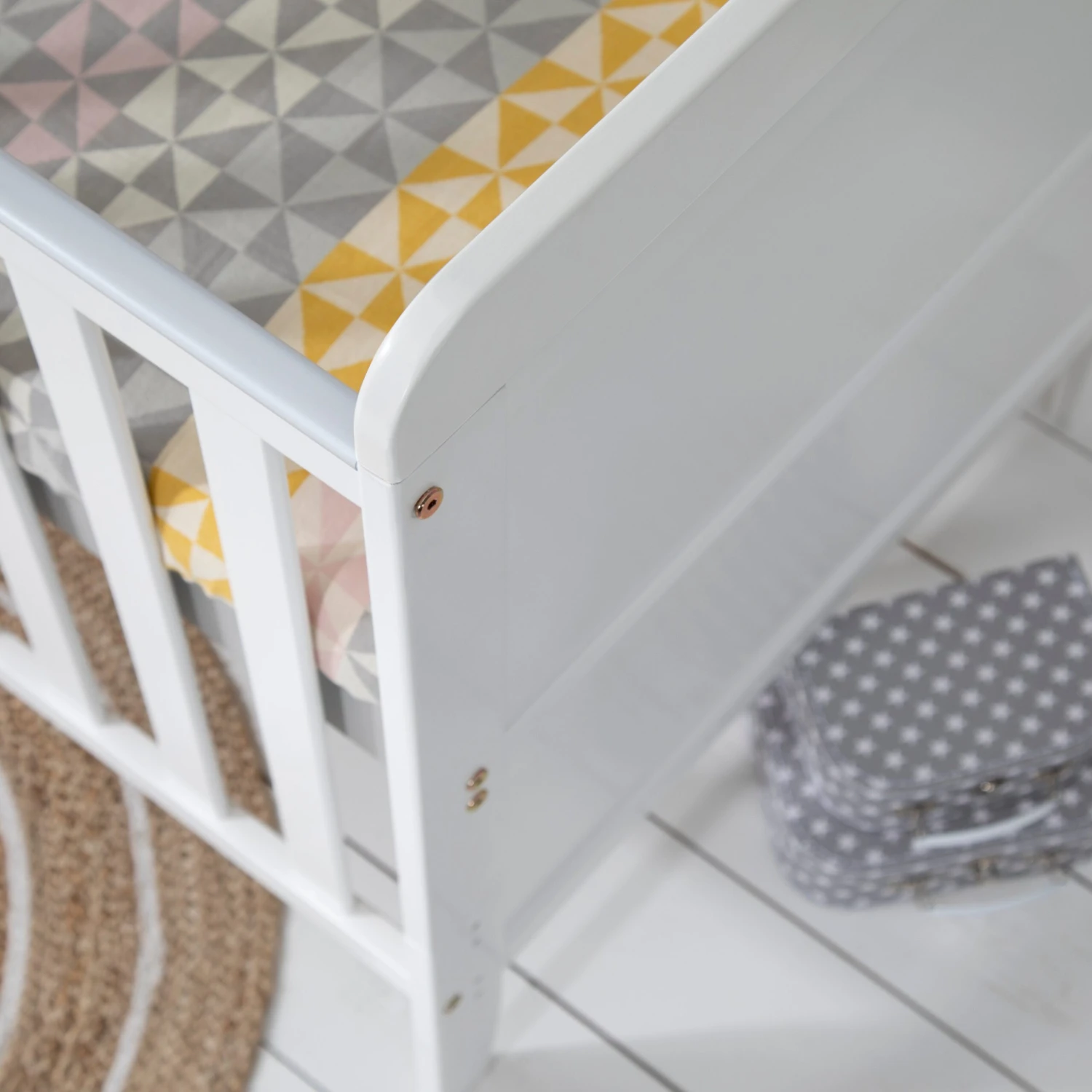 Tutti Bambini Tutti Bambini Rio Cot Bed with Cot Top Changer & Mattress - White Tutti Bambini Tutti Bambini Rio Cot Bed With Cot Top Changer & Mattress - White -Push Chair Expert Sales Rio CB White 8 scaled