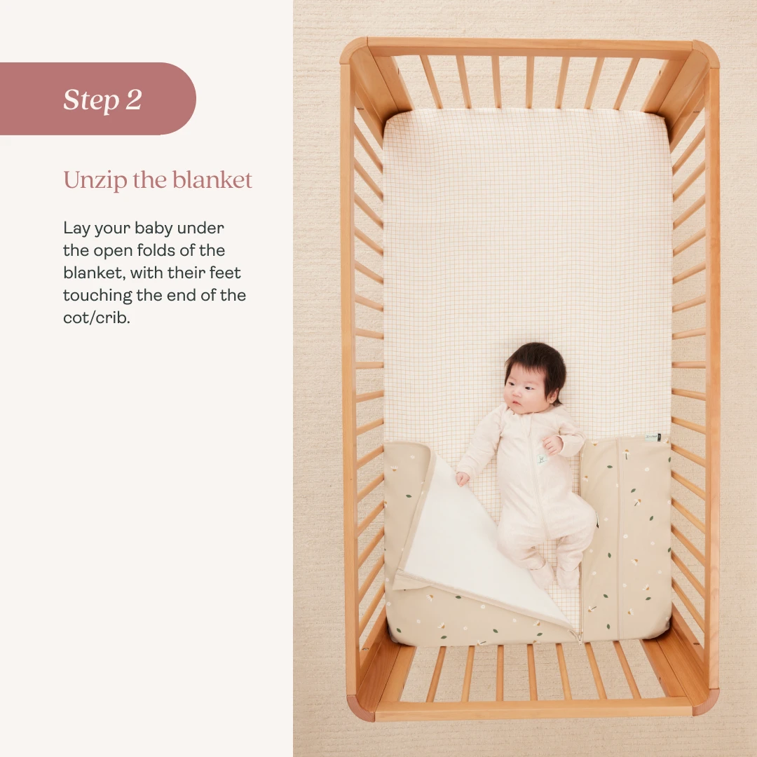 ergoPouch ergoPouch Organic Crib All Year/Winter HugMe Blanket | 1.0-2.5 Tog - Midnight Stripe ErgoPouch ErgoPouch Organic Crib All Year/Winter HugMe Blanket | 1.0-2.5 Tog - Midnight Stripe -Push Chair Expert Sales UK Static 1080x1080 HugMeBlanket HowTo 3 7ee45bbb 5877 4b58 bee0 42b31591757b 1