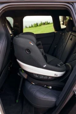 BeSafe BeSafe Beyond ISOFIX Base -Push Chair Expert Sales besafe beyond anthracite mesh leg space small 05