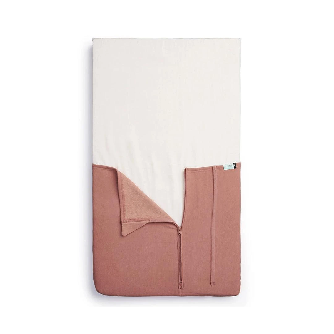 ergoPouch ergoPouch Organic Crib All Year/Winter HugMe Blanket | 1.0-2.5 Tog - Rose ErgoPouch ErgoPouch Organic Crib All Year/Winter HugMe Blanket | 1.0-2.5 Tog - Rose -Push Chair Expert Sales ergopouch tuck me sheet rose flat 2