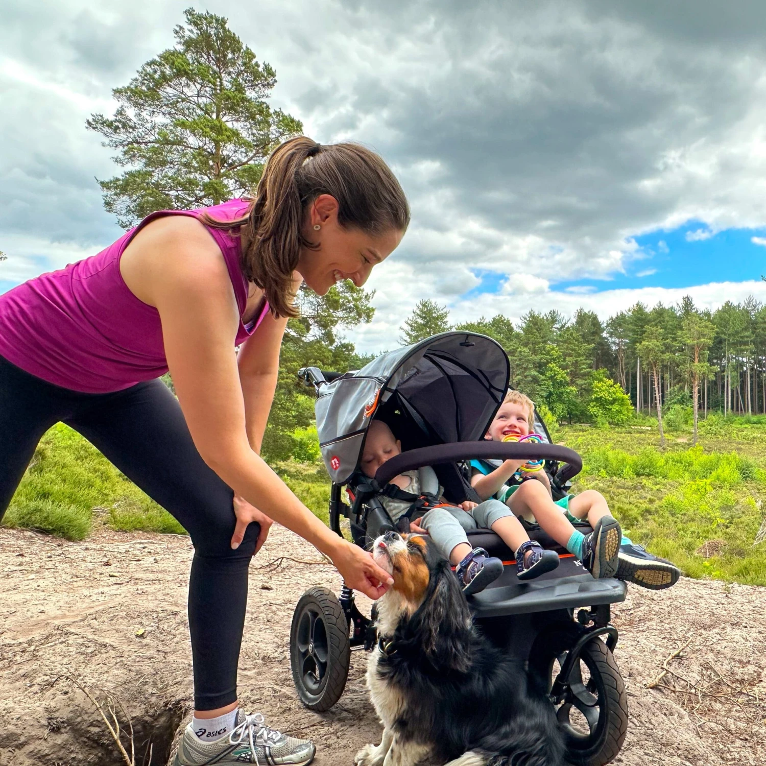 Out'n'About Out n About Nipper V5 Double Pushchair - Summit Black Out'n'About Out N About Nipper V5 Double Pushchair - Summit Black -Push Chair Expert Sales out n about nipper double v5 nipper v5 double pushchair free rain cover basket 45179964719418 3 scaled