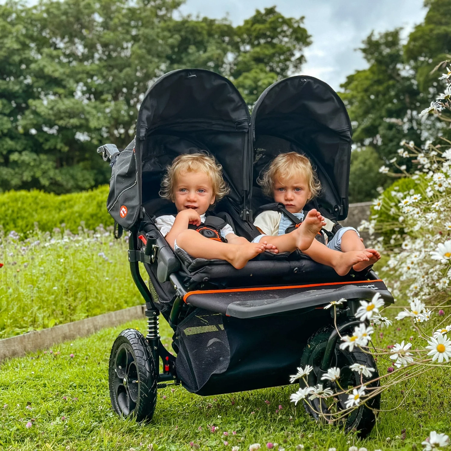 Out'n'About Out n About Nipper V5 Double Pushchair - Summit Black Out'n'About Out N About Nipper V5 Double Pushchair - Summit Black -Push Chair Expert Sales out n about nipper double v5 nipper v5 double pushchair free rain cover basket 45180267233594 3 scaled