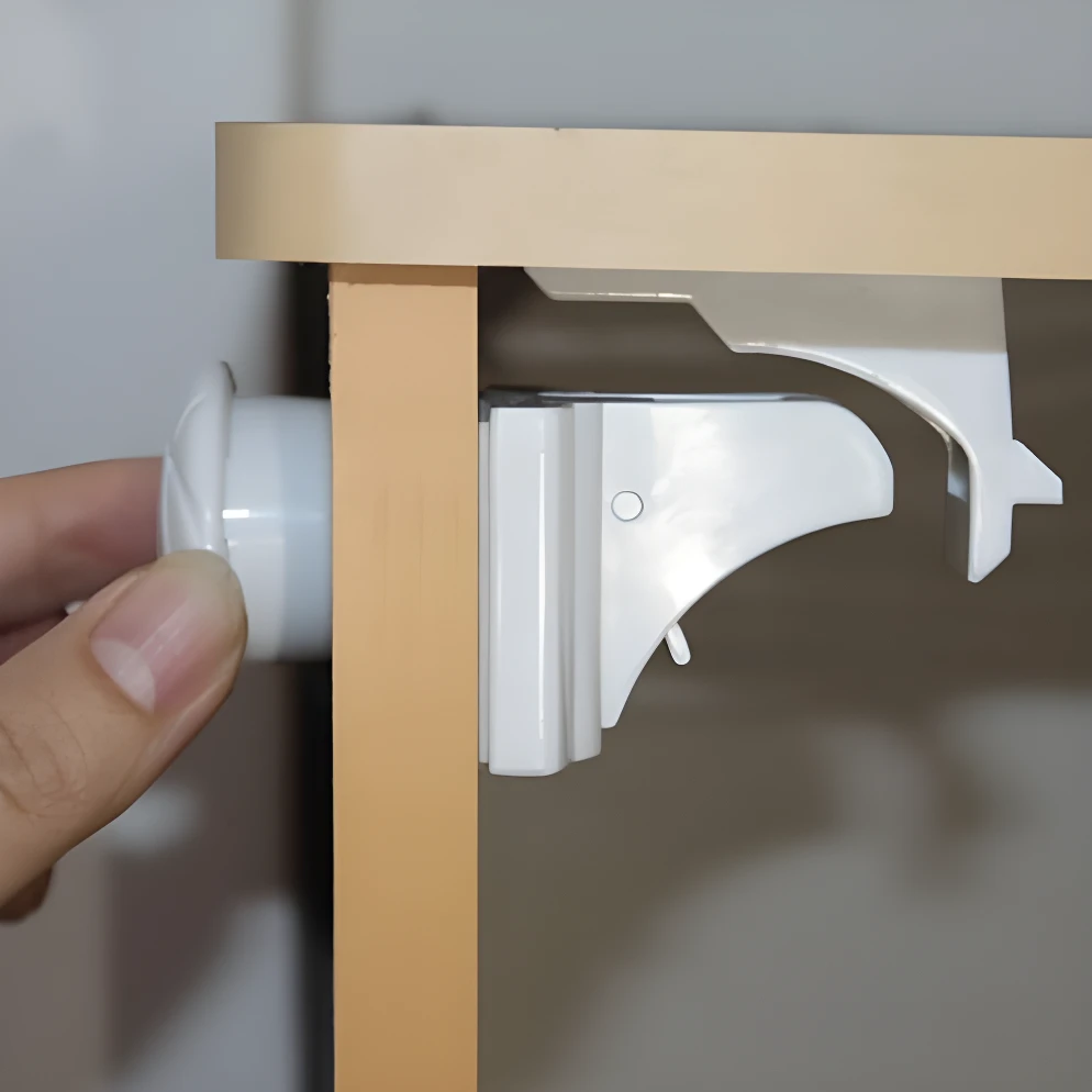 Callowesse Callowesse Magnetic Cupboard & Drawer Locks – 4 Pack Callowesse Callowesse Magnetic Cupboard & Drawer Locks – 4 Pack -Push Chair Expert Sales sJDiXCwiFVbwefG3p5LSJ