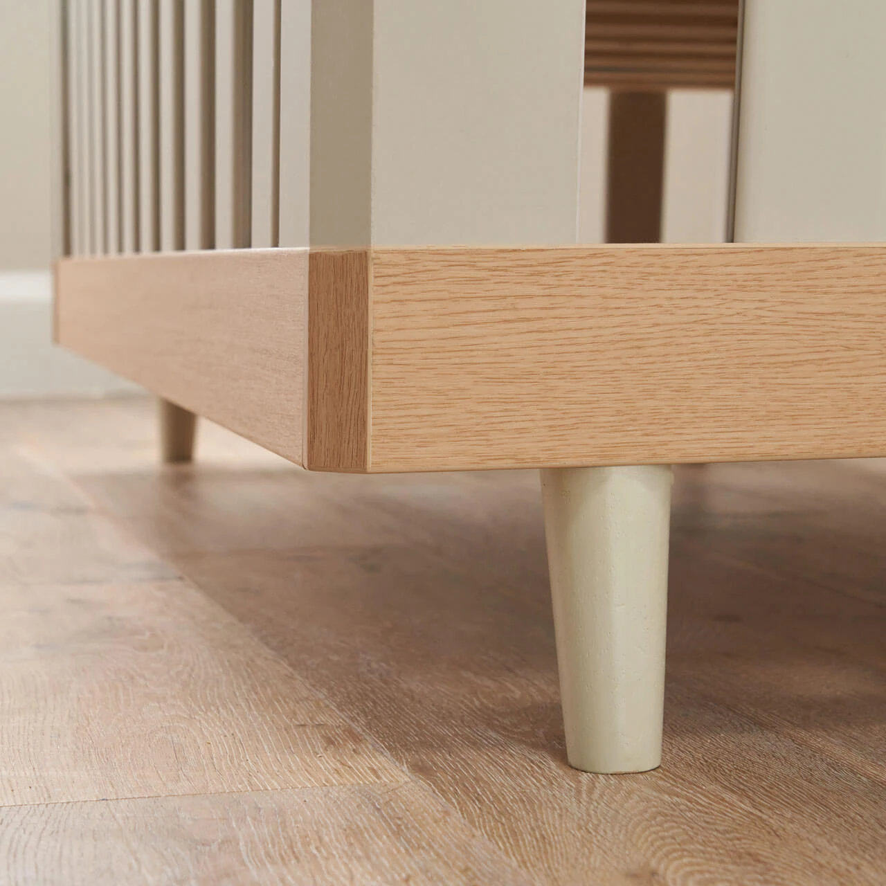 Tutti Bambini Tutti Bambini Hygge Cot Bed - Light Oak/White Sand Tutti Bambini Tutti Bambini Hygge Cot Bed - Light Oak/White Sand -Push Chair Expert Sales tutti bambini hygge 3 piece room set light oak white sand 16 13878.1705407290 1