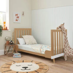 Tutti Bambini Tutti Bambini Hygge Cot Bed - White/Light Oak -Push Chair Expert Sales tutti bambini hygge 3 piece room set white light oak 13 70582.1705406771 1